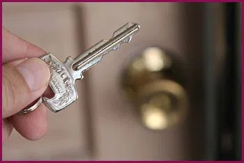 Carson Locksmiths Carson, CA 310-955-5860 - 14-unlock-door